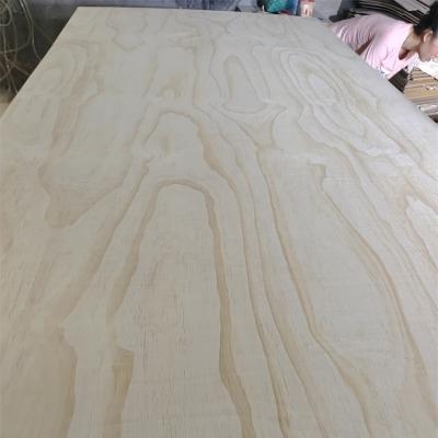 China Modern 18mm radiata pine plywood for furniture hardwood pine construction1220x2440x18mm CDX shuttering structural plywood for sale