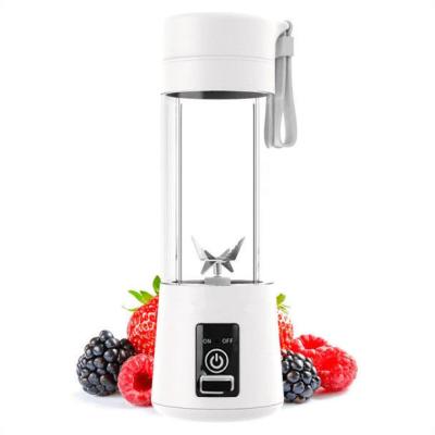 China Outdoor Multifunctional Mini USB Charging Portable Fruit and Vegetable Blender Fruit Blender Enclosure Stock for sale