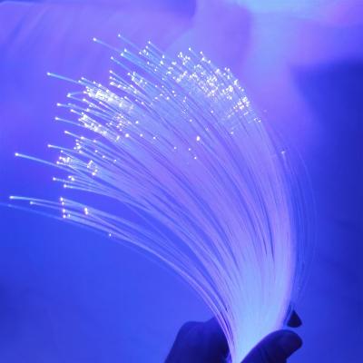 China Fibra óptica plástica de la base 0.25mm-10m m del cable de descenso de la fibra de FTTH PMMA transparente para la fecha/la señal del transporte en venta