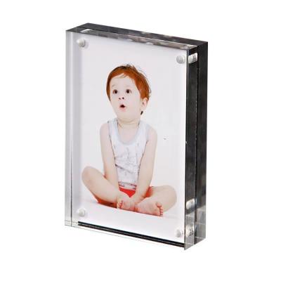 China 2021 New Design Decoration Wholesale Photo Frame Fashionable Acrylic Photo Frame Keepsake Gifts for sale