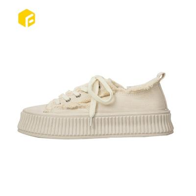 China Trend Toe Ladies Plus Size Comfortable anti-collision good quality fashion shoes wide width women's casual canvas shoes for sale