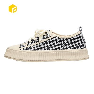 China 2022 Fashion Trend Toe Box Canvas Shoes Women Wide Plus Size Thick-Soled Casual Stylish Platform Shoes Women's Shoes for sale