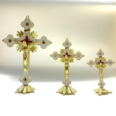 China Home Decoration Christian Figures Hot Sale Religious Item Resin Catholic Jesus Statues With Cross for sale