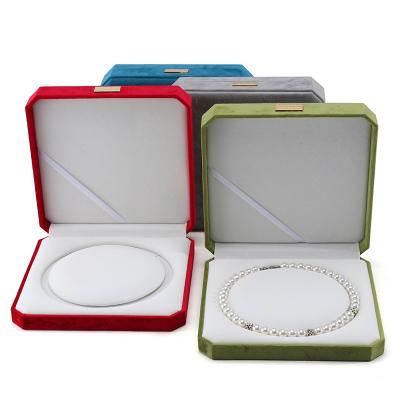 China Custom Packaging Velvet Pearl Set Metal Display Stand for Small Case Jewelry Safe Box for sale