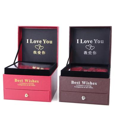 China Tamaño personalizado Caja de joyería cuadrada de lujo Caja de regalo de joyería con rosa en venta