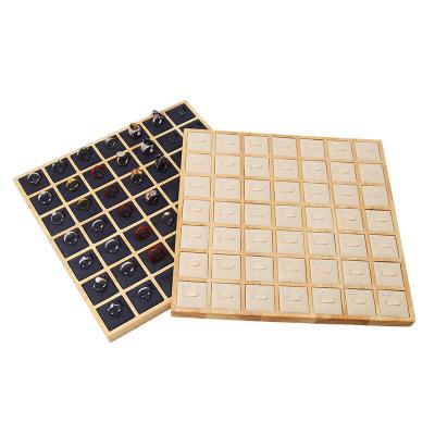 China Overvloedige capaciteit 7x7 Houten juwelen display tray tentoonstelling rekwisieten voor ringen Te koop