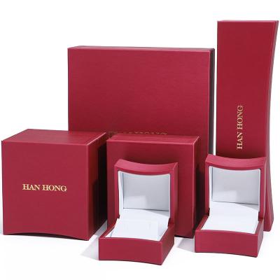 China Eye-Catching Arc-Shaped PU Leather Jewelry Storage Organizer Luxury Box Package for sale