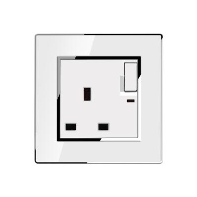 China Residential / Multipurpose Wall Switches British Type 13A 3 Pin Wall Outlet Panel Silver Wall Socket 86 Acrylic Border for sale