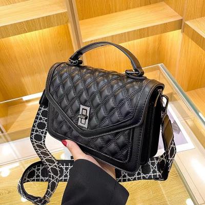 China Fashion Women's Bag Large Capacity Diamond Chain Bag Women's Single Shoulder Cross - Hand Hundred Body Bag for sale