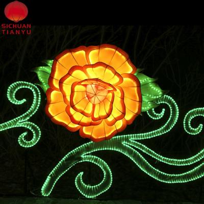 China Chinese Silk Flower Lantern Peony Sunpfoof Snowproof Lantern With Steel Fame for sale