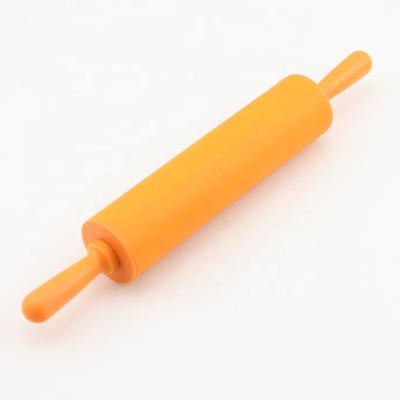 China Sustainable Hot Selling Silicone Noodle Pin With Plastic Handle for sale