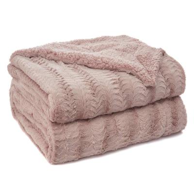 China Premium Pet Blanket Luxury Faux Fur Travel Sherpa Throw Blankets For Dogs Warm Bed for sale