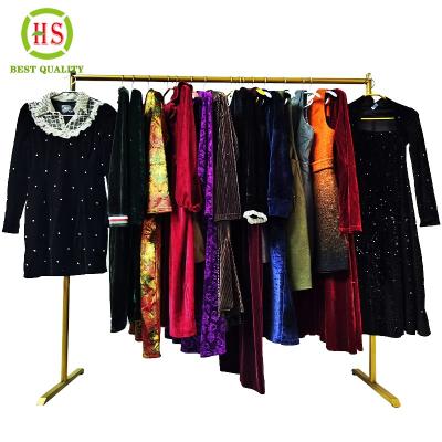 China Fashion New Style /Fit Size used clothes bulk bales bulk used clothing second hand clothes bulk wholesale clothing good price for sale