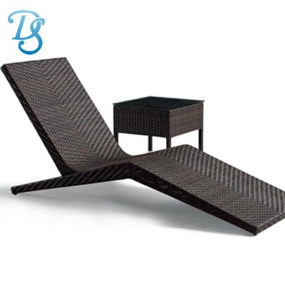 China Modern outdoor sun lounger with side table for sale