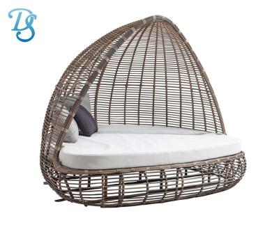 China Modern Rattan Daybed Modern Outdoor Metal Garden Daybed for sale