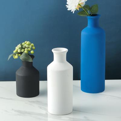 China 2022 New Wedding Minimalist Wedding Flower Flower Vase Black White Blue OEM Style Matte Glazed Ceramic Vase Modern Decoration Luxury for sale