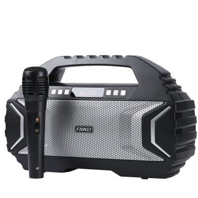 China 2020 New Arrivals Radio Wireless Portable Outdoor Speaker 2*6W 1800mAh Karaoke Speaker With Microphone for sale