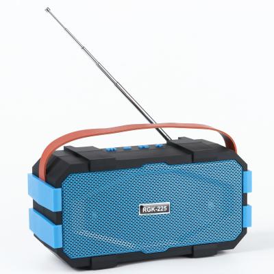 China No TF USB Speaker Portable Radio Solar Power Speaker FM Stereo Radio For Outdoor Party Sports for sale