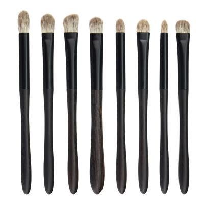 China Portable Professional Vegan 8pcs Snow Fox Animal Hair Wooden Handle Eye Makeup Brush Luxury Wooden Handle Stain Sweep Makeup Blending Brush Set for sale