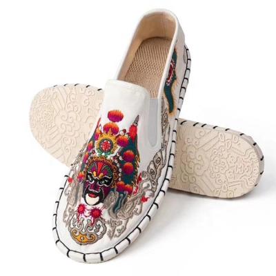 China Flat Cloth shoesQuality Breathable Trend Embroidery Beijing Cloth Shoes All-match Cloth Casual Shoes for sale