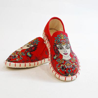 China Hot Selling Flat Woman Flat Cloth Shoes Breathable Embroidery Casual Shoes for sale