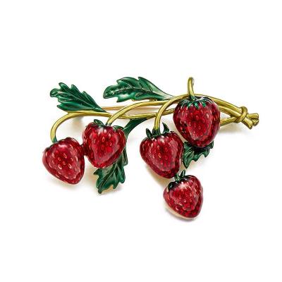 China Classic Enamel Strawberry Brooches Fruit Brooch Cute Enamel Strawberry Flower Girl Scarf Buckle Silk Hat Bag Accessories for sale