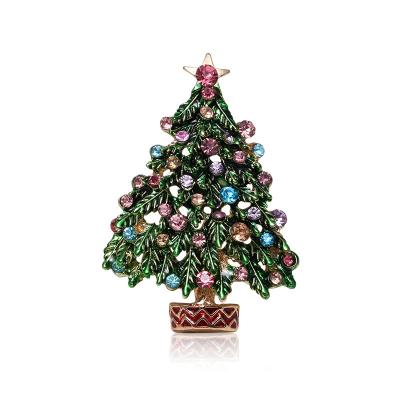 China Popular Green Enamel Tree Brooches Men Women Christmas Tree Brooches Party Office Causal Brooch Pin Gifts for sale