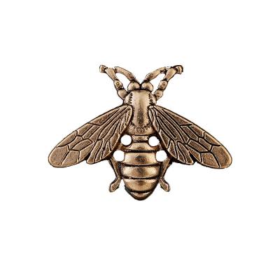 China Popular 2023 Fashion Hot Sale Fashion Bee Insect Lapel Pin Badge Brooch Jewelry Wholesale Exquisite Cute Animal Men and Girls for sale