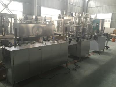 China PLC Control PET Can Industrial Linear Linear Filling Machine 1000-2000 Cans / hour for sale