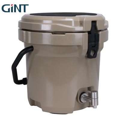 China Waterproof Rotomoulded Bucket Cooler Jug 2.5 Gallon Wine Cooler Ice Bucket Wine Cooler For Outdoor Camping for sale