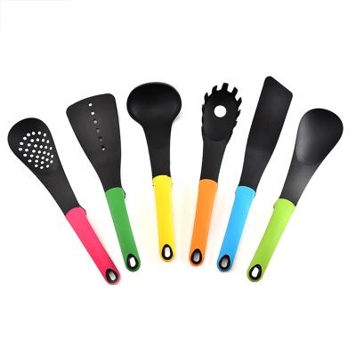 China High Quality Revolving Nylon Stocked Rack Accessories Kitchen Utensils Set With Kitchenware Accessories Nylon Cooking Tool Kit for sale