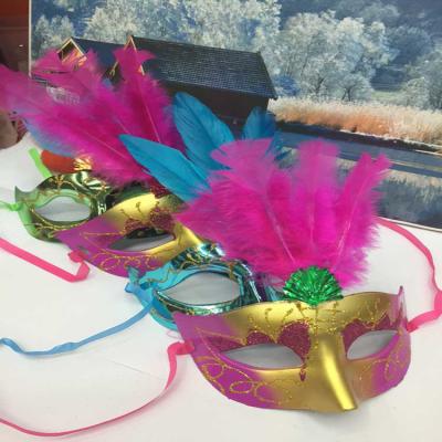 China Noise Fashion Chicken Feather Mask Halloween Easter Party Popular Children's Toys for sale