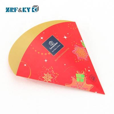 China Recyclable Custom Triangle Shaped Chocolate Packaging Wedding Sweet Candy Boxes for sale