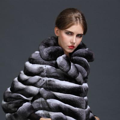 China Durable Russian Chinchilla Fur Coat Winter Coated Parka Real Fur Covered Women Winter Natural Whole Skin Fashion Thin Fur for sale