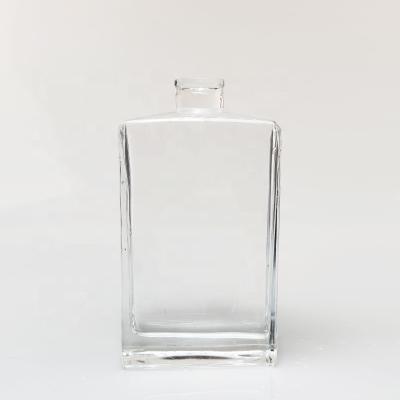 China Beverage Fast Delivery Square 500ml 700ml 750ml Premium Glass Liquor Bottles Vodka Bottles for sale