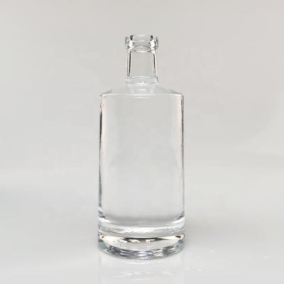 China Beverage HKG 700ml Thick Bottom Super Flint Liquor Glass Bottle Empty Vodka 700ml Bottle For Sale for sale