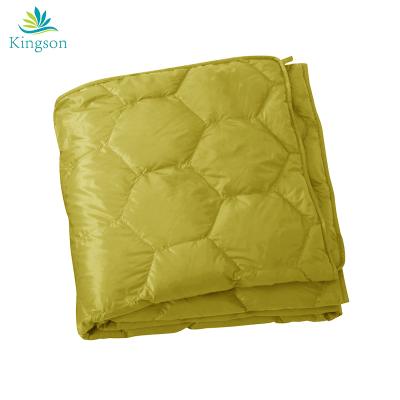 China Anti-pilling camping puffy king or queen size down comforter cover with waterproof and windproof shell for sale