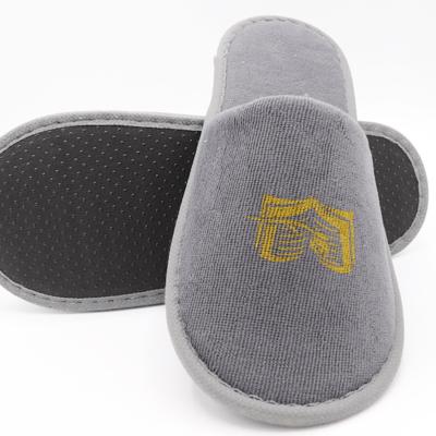 China Fashion Trend Logo Linen Bathroom Slipper For Custom Luxury Hotels for sale