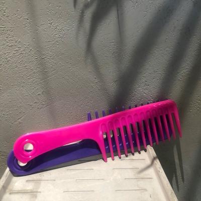 China Salon Large Size Durable Colored Wide Tooth Curly Hair Plastic Comb With Long Handle for sale