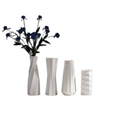 China Ware Ceramic Vases Wholesale Modern Art Home Creative White Factory Fashion Decor Ceramic Vases for sale