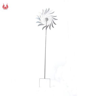 China YINFA Popular Wholesale Leaf Style Antique Metal Wind Spinner Garden Stake Metal Outdoor Kinetic Windmill For Garden Decor for sale