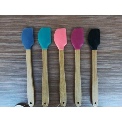 China Sustainable silicone spatulas with wooden handle for sale