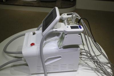 中国 2 Cryolipolysis 脂肪質の凍結の機械を細くするハンドル 1800W Coolsculping ボディ 販売のため