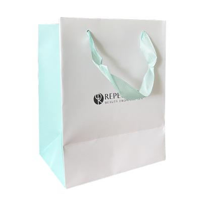 China Recyclable Custom Nice Paper Bag With Logo Printing for sale