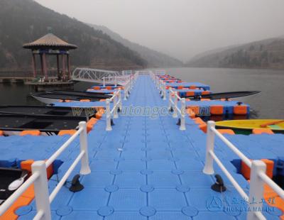 China Plastic Boat Floating Pontoon For HDPE Luxury Modualr Yacht Boat Floating Dock for sale