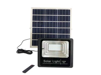 Chine Lumières d'inondation actionnées solaires extérieures du jardin IP67 60W 100W 200 watts de disponible à vendre