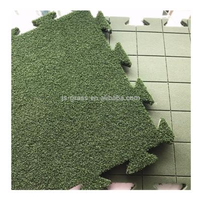 Cina SalePuzzle Durable Gym Plant Artificial Grass Tiles Interlocking For Floor Indoor Mat in vendita