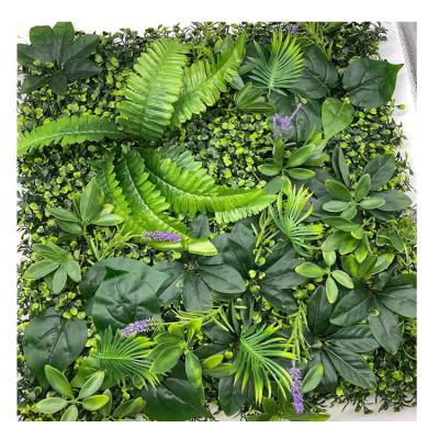 China Eco-friendly Plastic Boxwood Roll Leaf Fence Grass Fence Cheap Artificial Boxwood Panel zu verkaufen