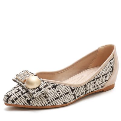 China Cushioning Spring Fashion Classic And Popular Women's Flat Shoes for sale