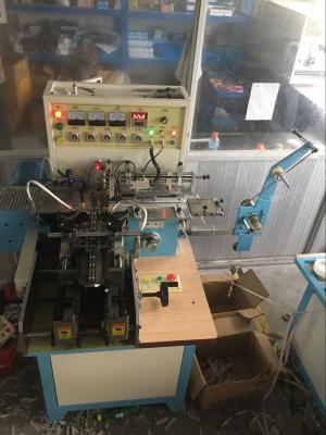 China El corte y el plegamiento multifuncionales de la etiqueta YSS-581 trabajan a máquina 1300L*1100W*1500Hmm en venta